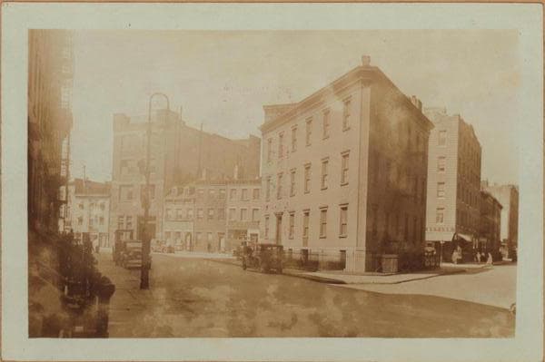Manhattan: Waverly Place - Gay Street, 1928–1933