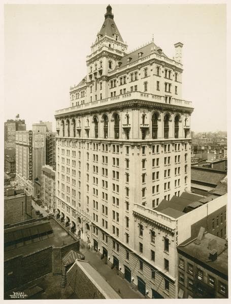 229 West 43rd Street (Seventh Avenue - Eighth Avenue)