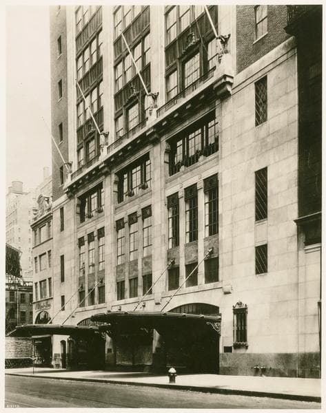 151 West 34th Street - Broadway