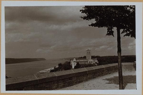 Manhattan: Fort Tryon Park., 1938