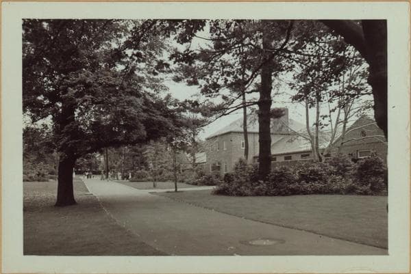 Richmond: Barrett Park - [Barrett Park Menagerie.], 1937
