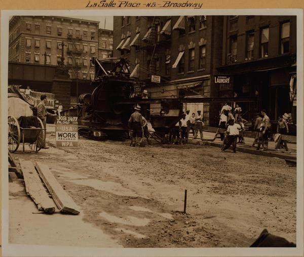 Manhattan: La Salle Place - Broadway, 1936
