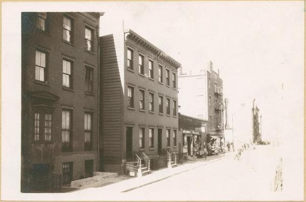 Manhattan: Barrow Street - Bleecker Street