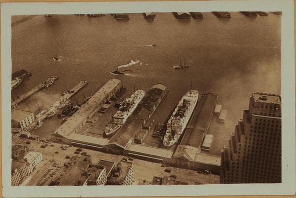East River - Piers 14-18., 1933