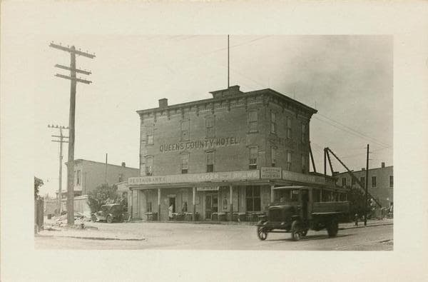 Queens: Astoria Boulevard - 49th Street, 1923–1927