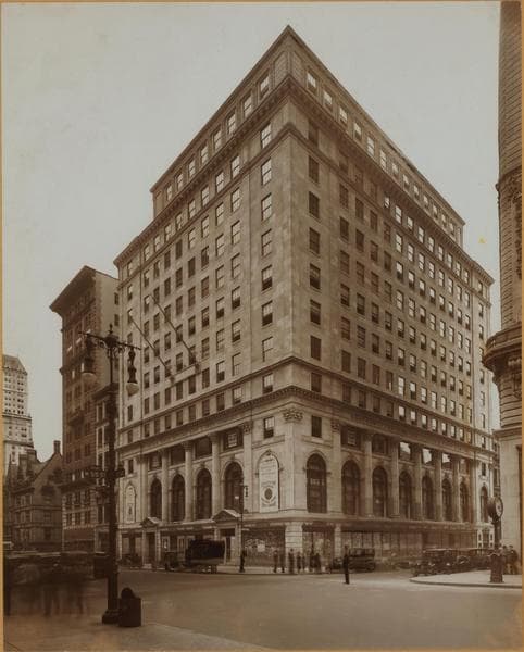 Manhattan: 5th Avenue - [Between 55th and 56th Streets], 1928
