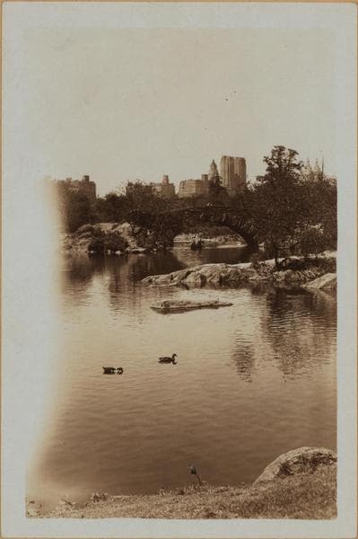 Manhattan: Central Park - The Pond., 1923–1933