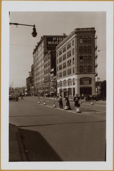 Brooklyn: Flatbush Avenue - Schermerhorn Street, 1942-05-11