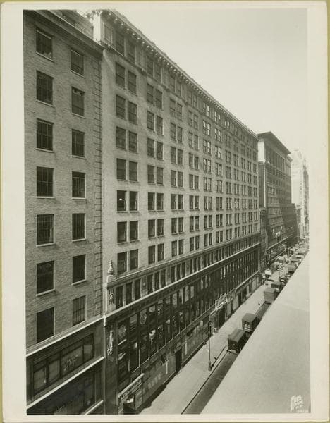 33rd Street (West) #10 - Fifth Avenue - Broadway