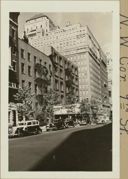 Manhattan: 5th Avenue - 9th Street, 1939