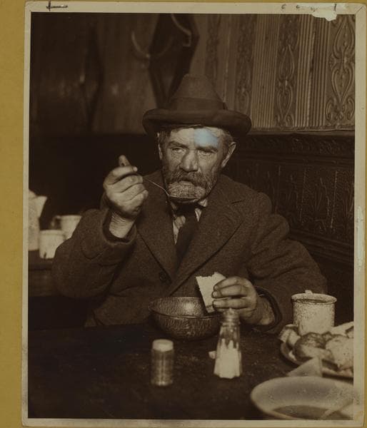 Social conditions - [Unemployed ; An old man eating five-cent-lunch.]