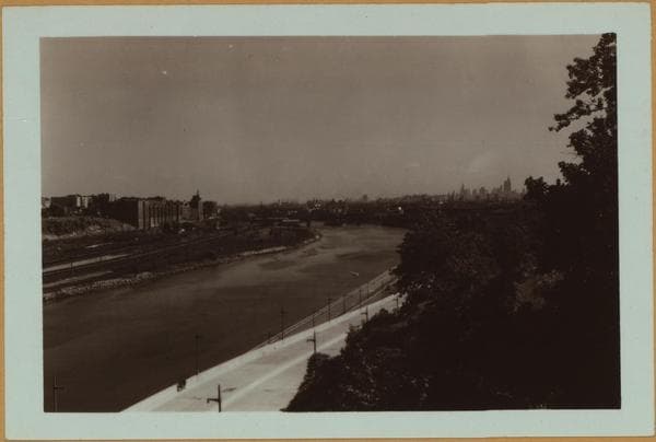 Harlem River - High Bridge., 1940
