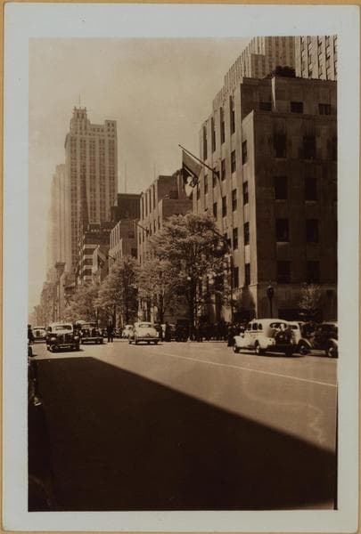 Manhattan: 5th Avenue - 52nd Street (West), 1916–1939