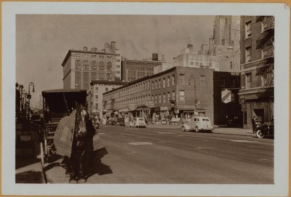 Manhattan: 6th Avenue - 11th Street (West), 1939