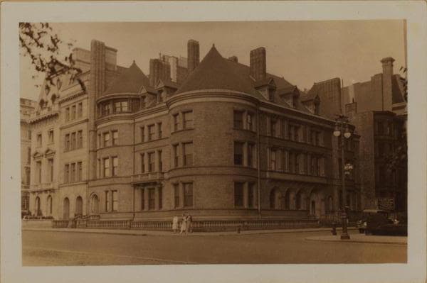 Manhattan: 5th Avenue - 66th Street, 1927–1929