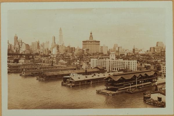 East River - Shore and skyline - Manhattan - South Ferry - Williamsburg Bridge - James Slip - Pike Slip - [Piers 26 to 31.], 1932–1934