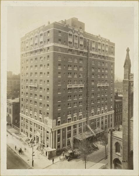 Manhattan: 5th Avenue - 10th Street, 1923