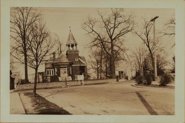 Cemeteries - Maple Grove Cemetery - [Queens - Kew Gardens Road and Queens Boulevard entrances.], 1936