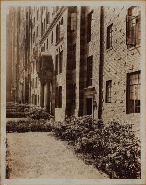 Manhattan: 24th Street (West) - Between 9th and 10th Avenues, 1932