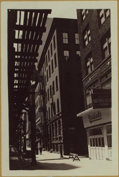 Manhattan: Trinity Place - Cedar Street, 1933