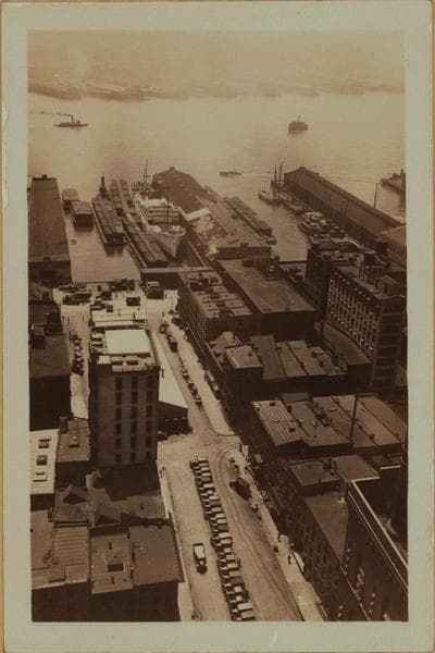 East River - Piers 14-16 - Manhattan - South Street - Depeyster Street - John Street - [Skyline of Brooklyn.], 1930–1933