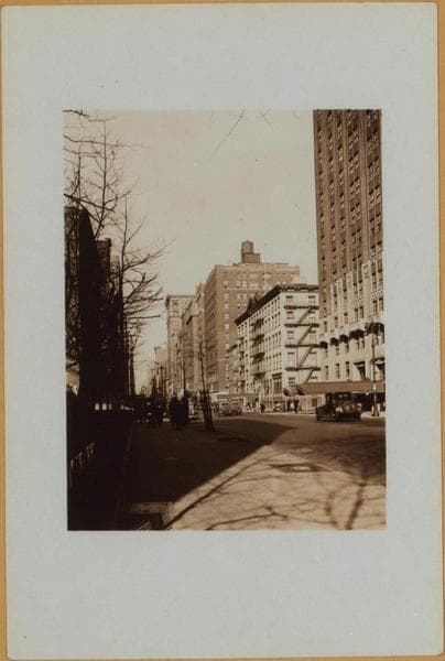 Manhattan: 5th Avenue - Washington Mews, 1933