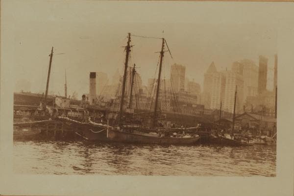 East River - Pier 17 - Manhattan - South Street - [Unloading boats for Fulton fish market.], 1923–1925