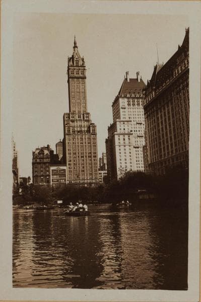 Manhattan: Central Park - The Pond. Bergdorf-Goodman Department Store; Plaza Hotel; Savoy-Plaza Hotel; Sherry-Netherland Hotel., 1932–1933