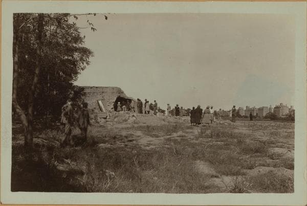 Squatters Colony - Central Park, Manhattan - [Unemployed squatters' dwelling on the lower reservoir site.], 1932