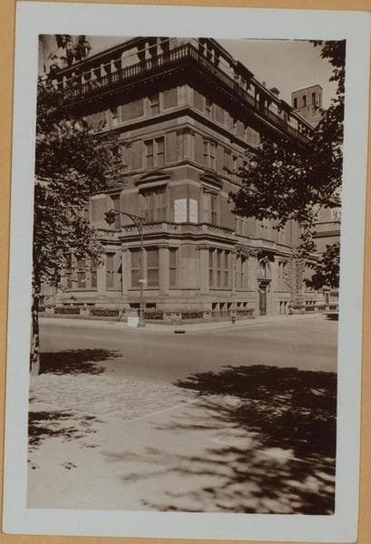 Manhattan: 5th Avenue - 69th Street, 1937–1939