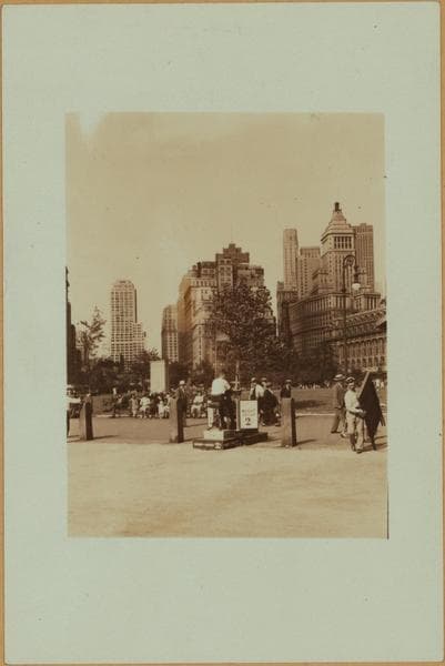 Street scenes - Scales for weighing - [Battery Park.], 1932–1933