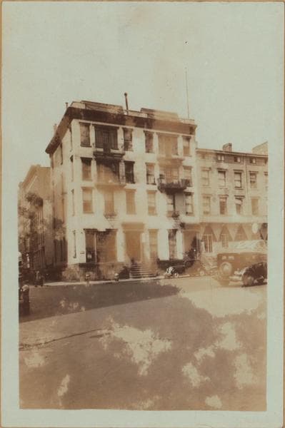Manhattan: Sheridan Square - Barrow Street, 1933