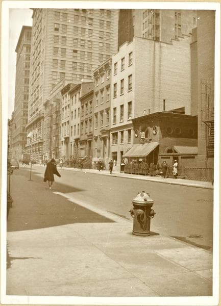 Manhattan: 17th Street (East) - Irving Place, 1938