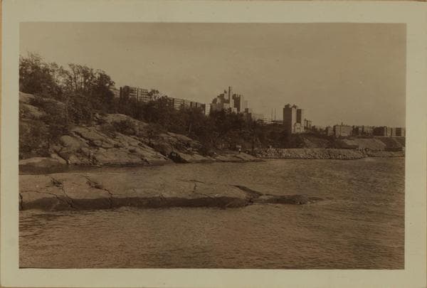 North (Hudson) River - shore and skyline., 1927–1936