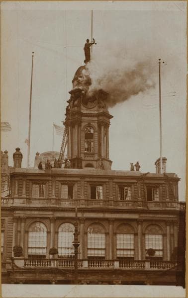 Manhattan: City Hall Park - [New York City Hall dome destroyed by fire.]