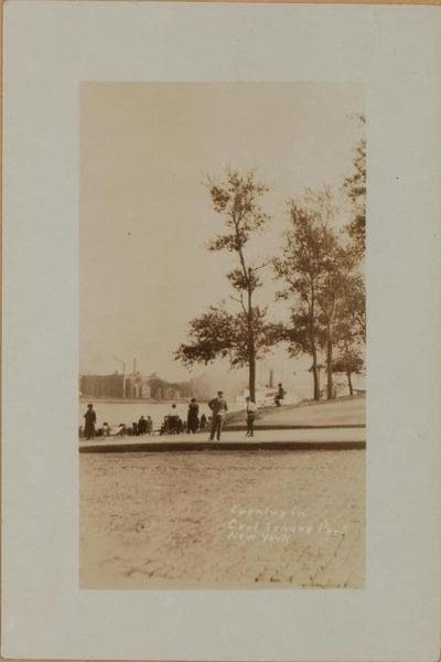 Manhattan: Carl Schurz Park (Northward)., 1923–1924