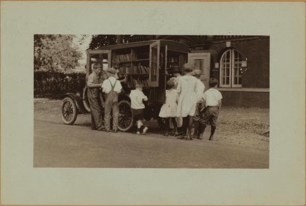 Traveling library - Staten Island [Richmond - Book-wagon operated by the Extension Division of the New York Public Library.], 1923–1924