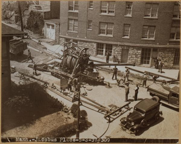 Manhattan: Fort Charles Place - Marble Hill Avenue, 1937