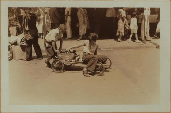 Occupations - Peddlers - Food - Refreshments - Soft drinks., 1936