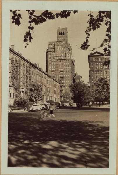 Manhattan: Washington Square North - University Place, 1938