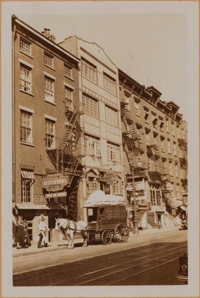 Manhattan: 8th Street (West) - 5th Avenue, 1934