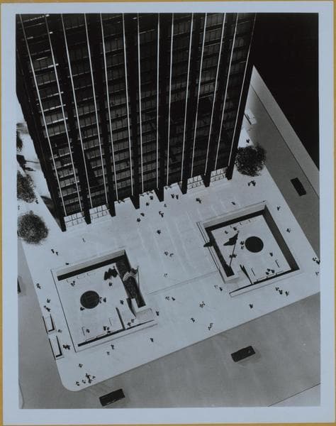 Manhattan: Broadway - [Between 50th and 51st Streets]