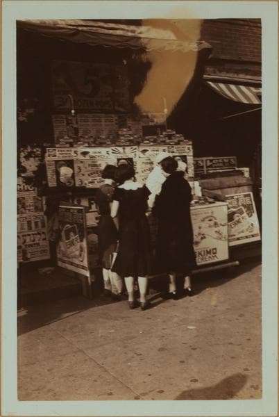 Occupations - Peddlers - Food - Refreshment vendors - Ice cream., 1934–1935