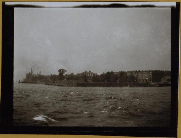 Manhattan: Carl Schurz Park - Gracie Mansion., 1923