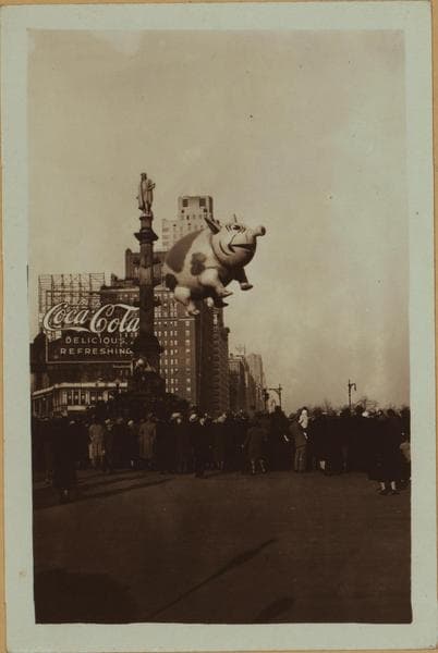 Celebrations - Parades - Municipal events - Macy's Thanksgiving Parade., 1932
