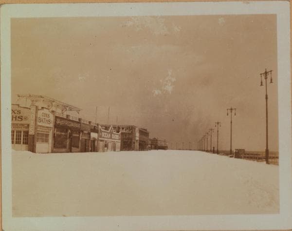 Islands - Coney Island beach - [Riegelmann boardwalk - Coney Island pier.], 1923–1924