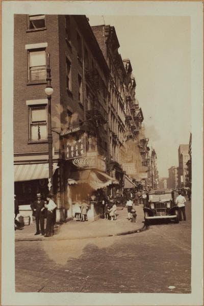 Manhattan: Mott Street - Bayard Street, 1933