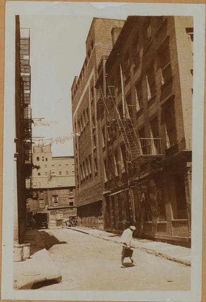 Manhattan: Extra Place - 1st Street (East), 1934