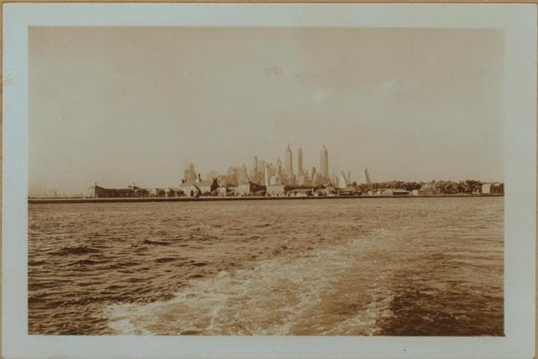 Islands - Governor's Island - [Lower Manhattan Cityscape ; Brooklyn Bridge ; Staten Island Ferry terminal]., 1931–1937
