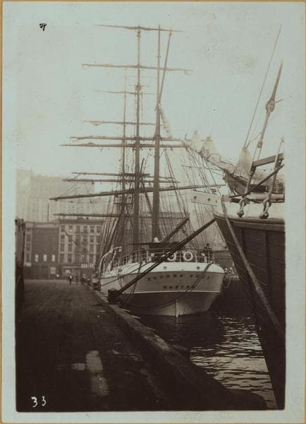 East River scenes., 1900